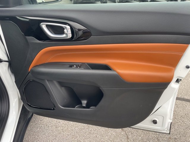 Used 2024 Jeep Compass Limited image 16