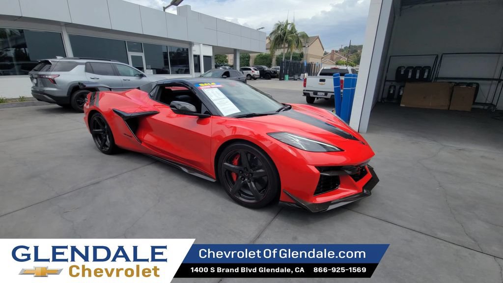 Used 2024 Chevrolet Corvette Z06 w/ Z07 Performance Package RWD image 2
