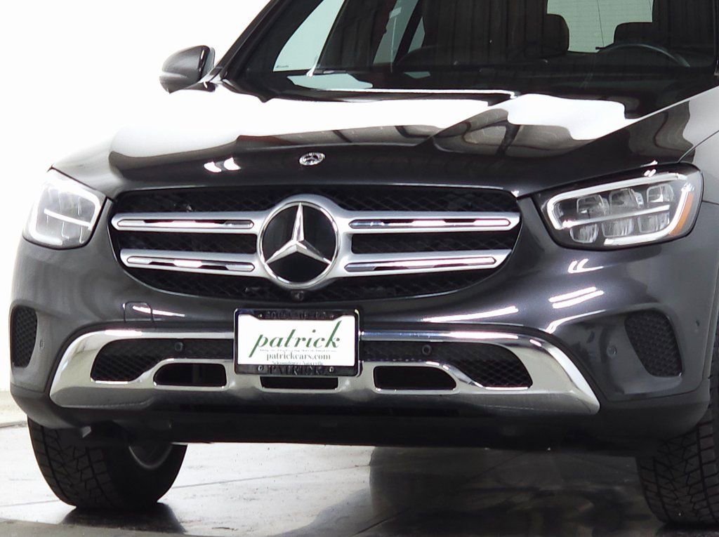 Used 2022 Mercedes-Benz GLC 300 4MATIC image 3