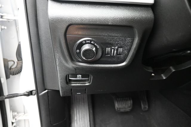 Used 2024 Jeep Grand Cherokee Altitude AWD/4WD image 16