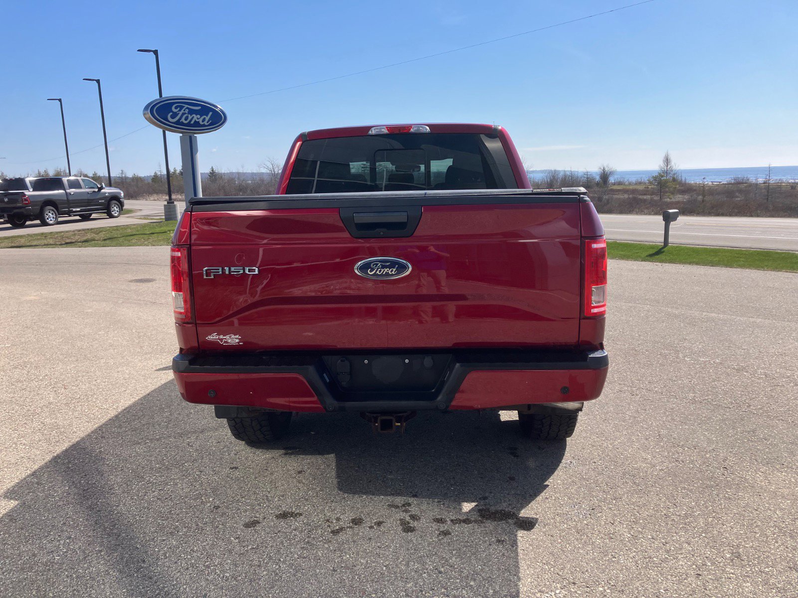Used 2015 Ford F150 XLT w/ Equipment Group 302A Luxury AWD/4WD image 4