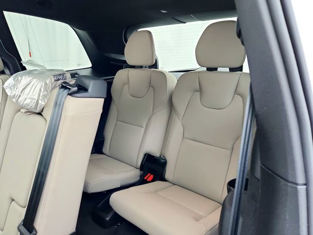 New 2026 Volvo XC90 B6 Core image 29
