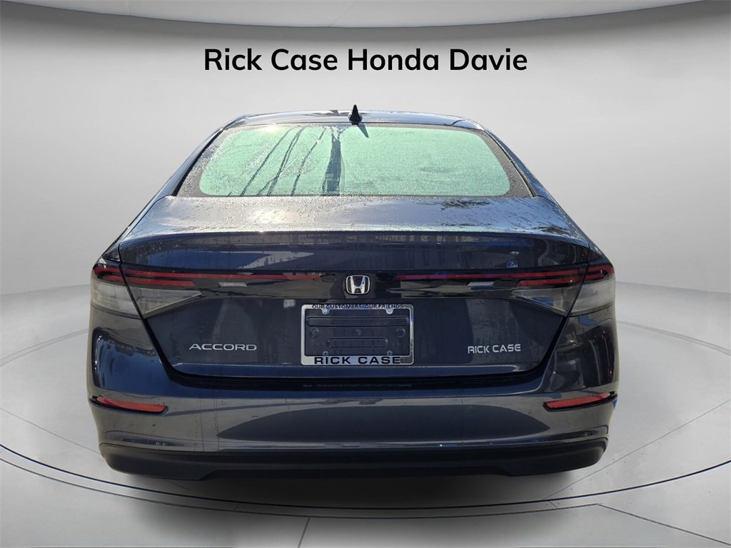 Certified 2025 Honda Accord SE image 6