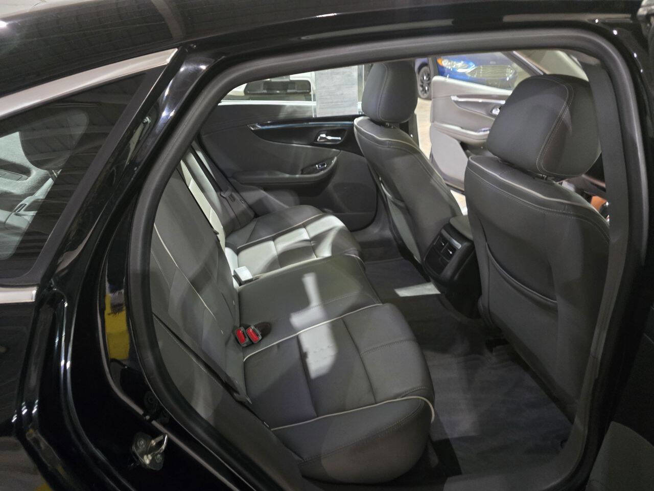 Used 2015 Chevrolet Impala LTZ image 30