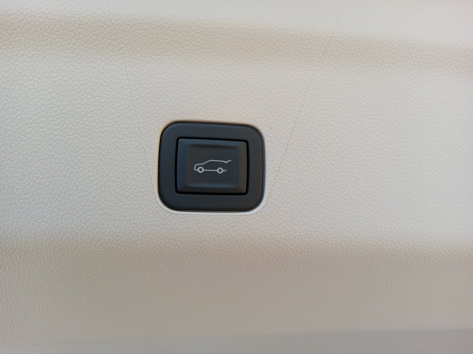 Certified 2026 Cadillac Escalade Platinum Sport AWD/4WD image 31