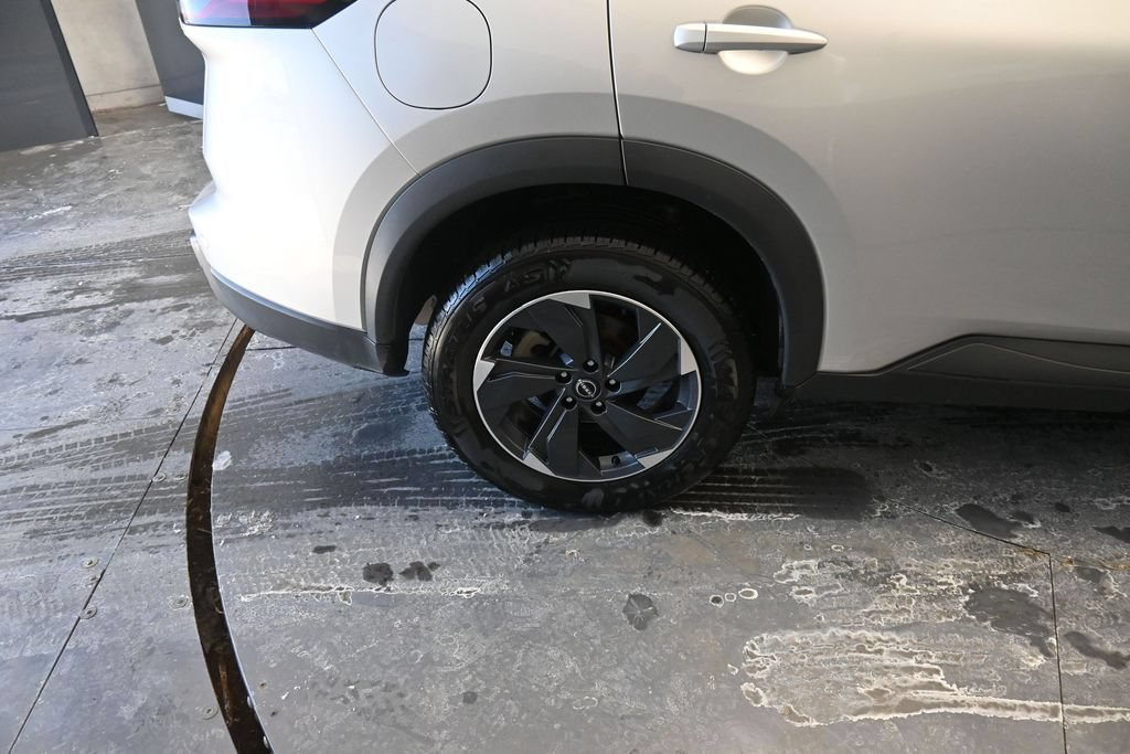 Used 2024 Nissan Rogue SV AWD/4WD image 20