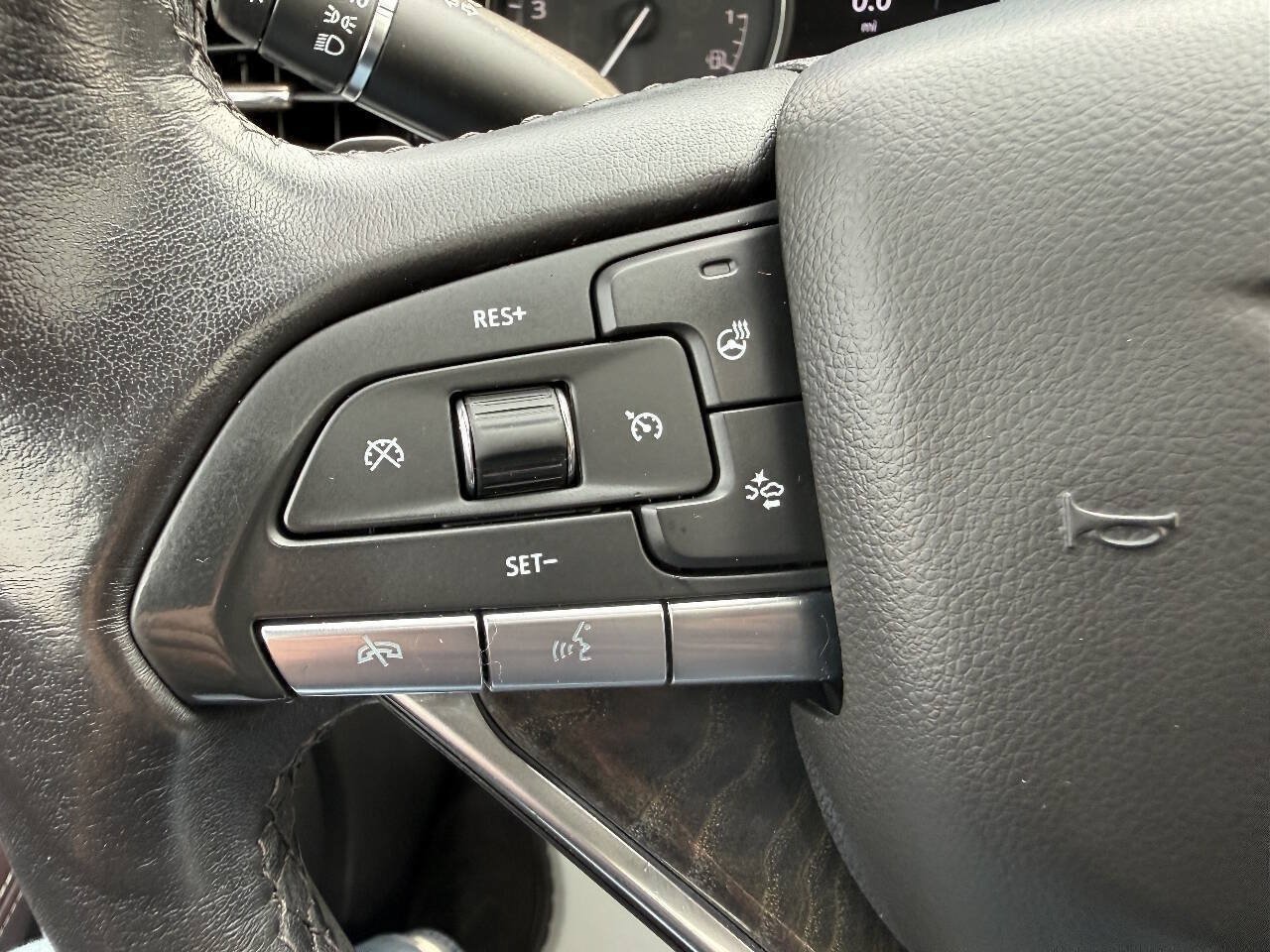 Used 2022 Cadillac XT6 Premium Luxury w/ Technology Package AWD/4WD image 22