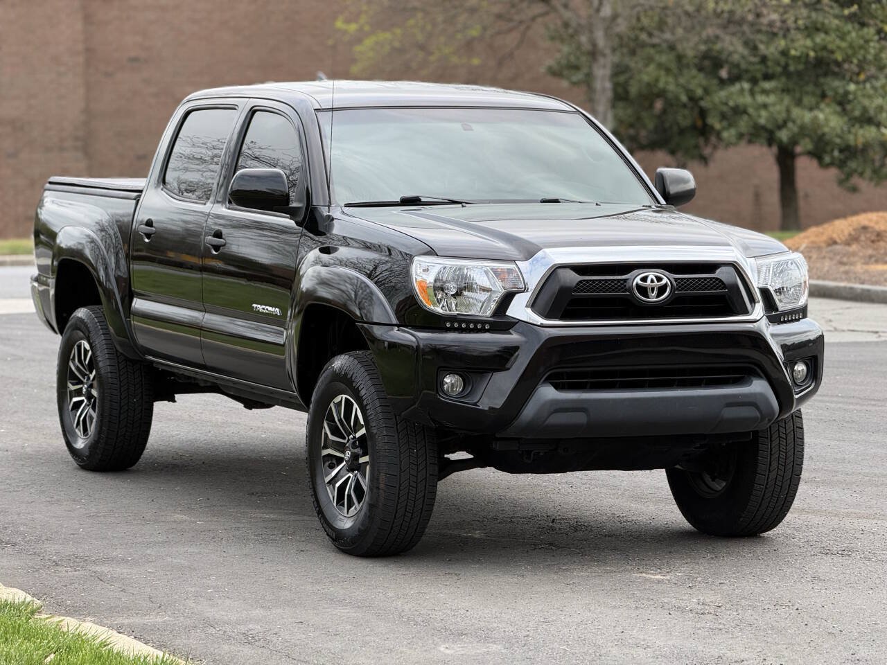 Used 2015 Toyota Tacoma PreRunner w/ SR5 Package RWD image 3