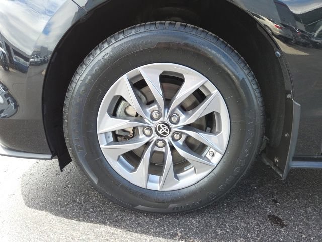 Used 2022 Toyota Sienna XLE FWD image 31