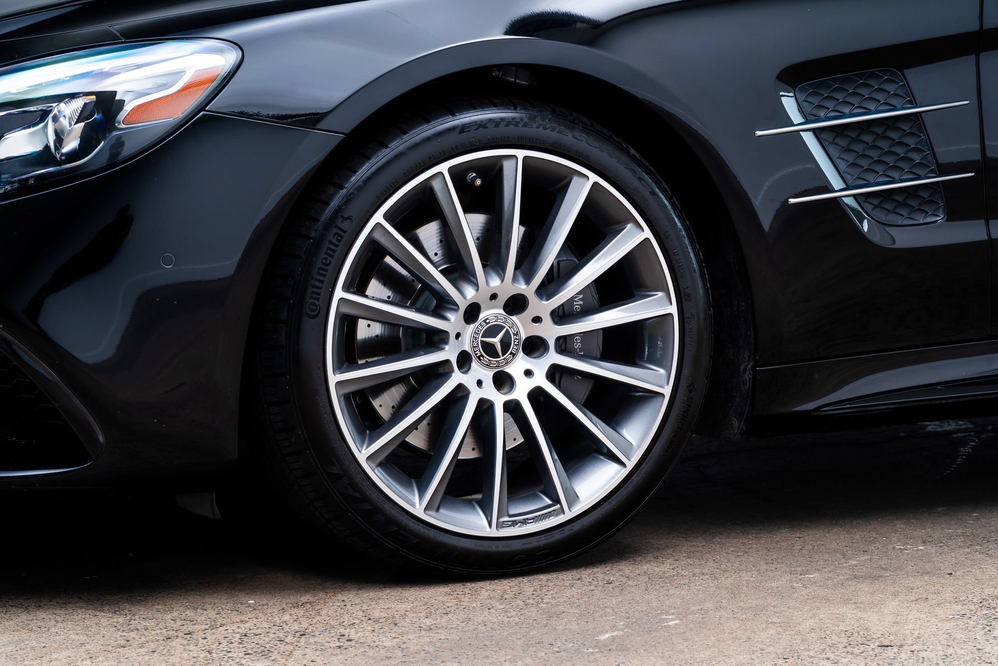 Used 2019 Mercedes-Benz SL 550 image 4