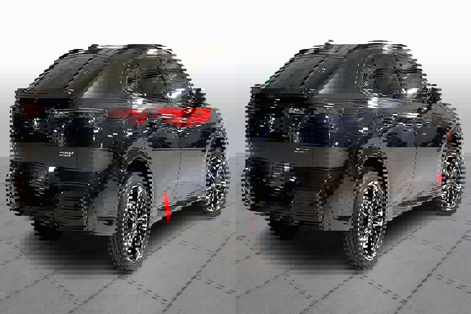 Certified 2025 BMW X2 xDrive28i w/ Technology Package image 13