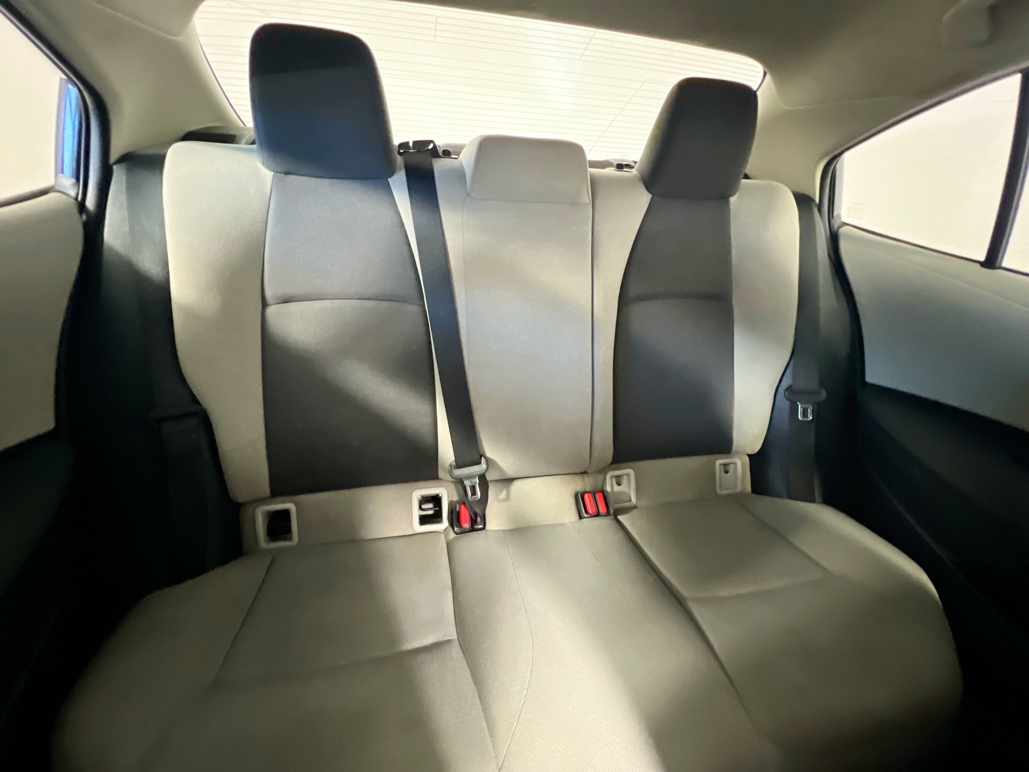 Used 2020 Toyota Corolla L image 32