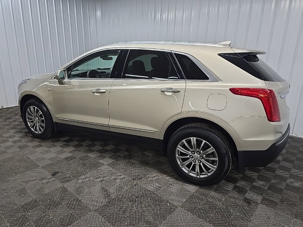 Used 2017 Cadillac XT5 Luxury w/ Driver Awareness Package image 4