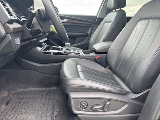Used 2023 Audi Q5 2.0T Premium w/ Convenience Package AWD/4WD image 7