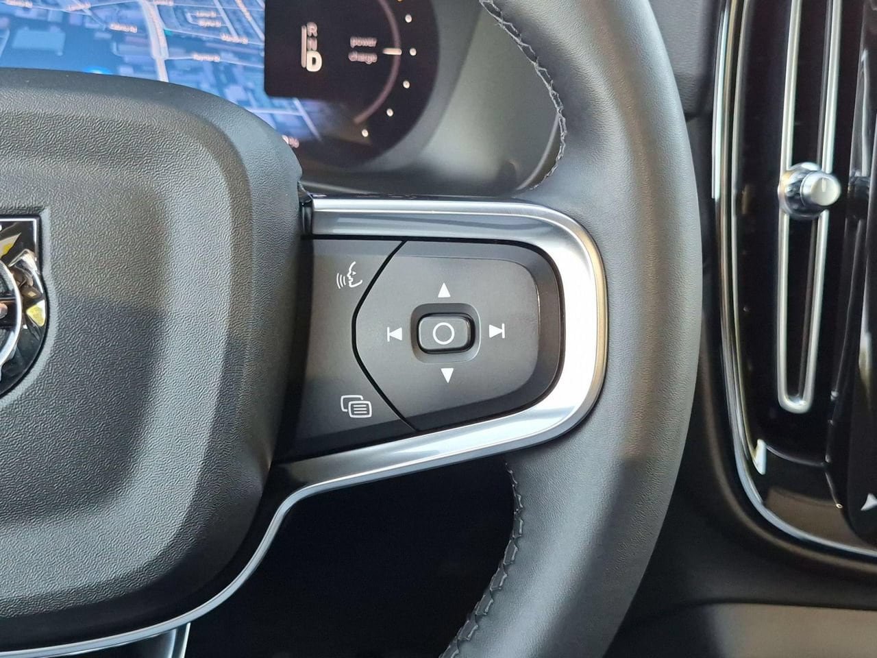 Certified 2023 Volvo XC40 Recharge Ultimate AWD/4WD image 15