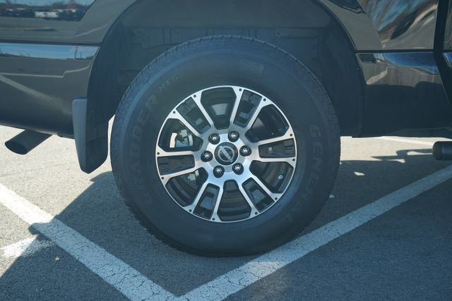 Used 2024 Nissan Titan SV w/ SV Convenience Package image 41