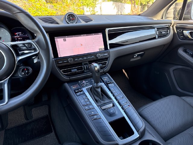 Used 2021 Porsche Macan S AWD/4WD image 22
