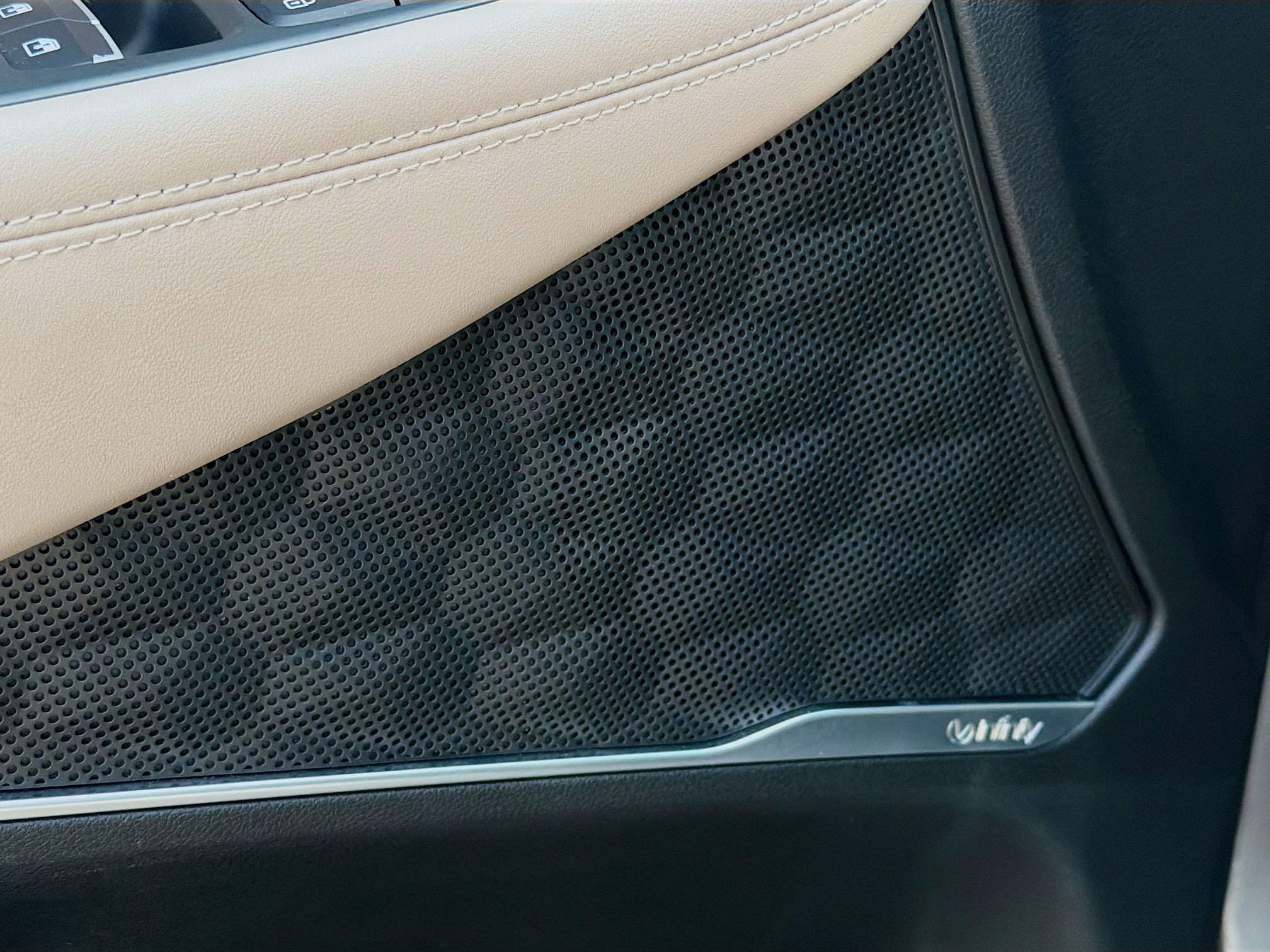 Used 2019 Hyundai Santa Fe Limited image 24