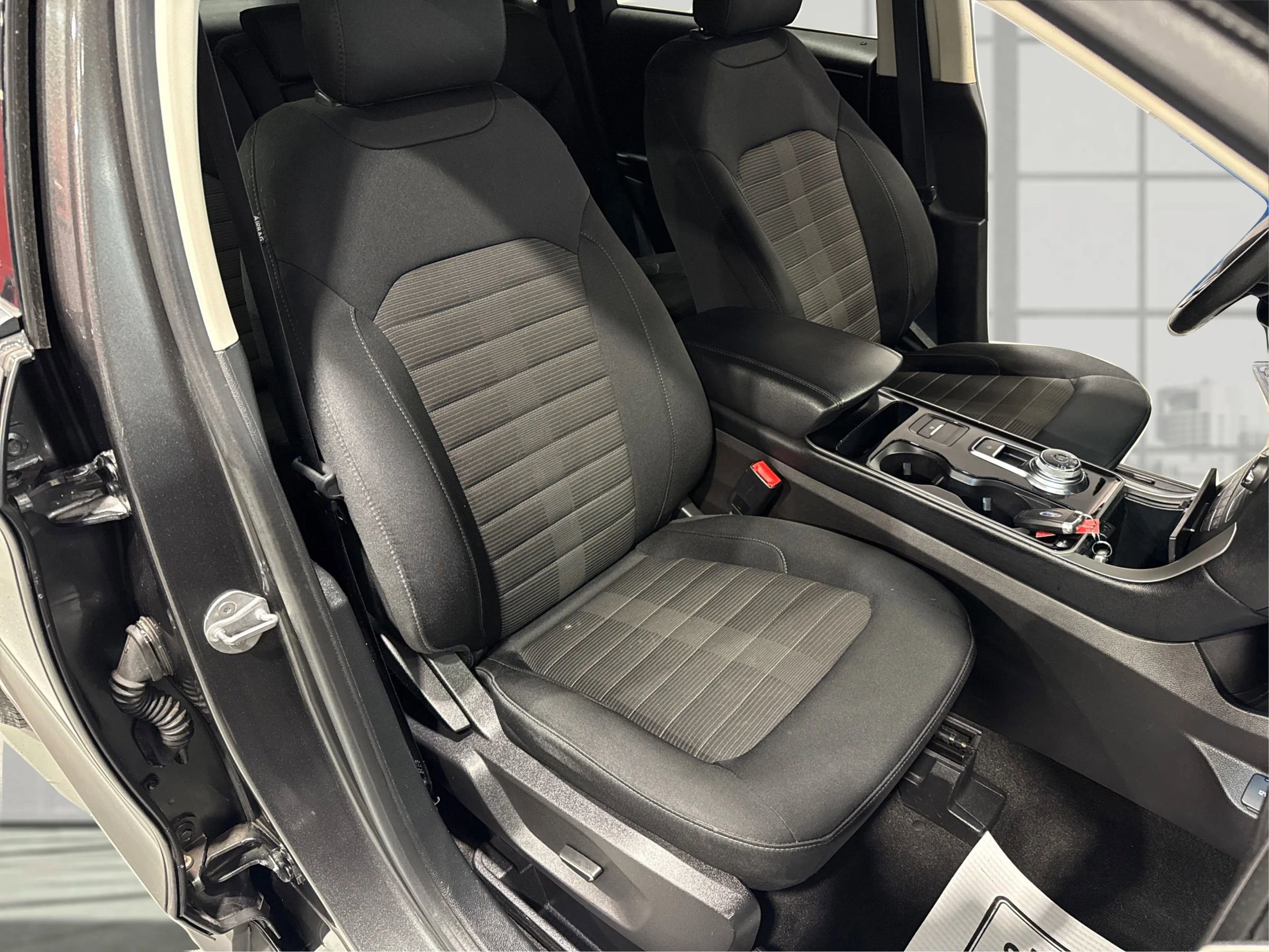 Used 2019 Ford Edge SEL w/ Cargo Accessory Package image 11