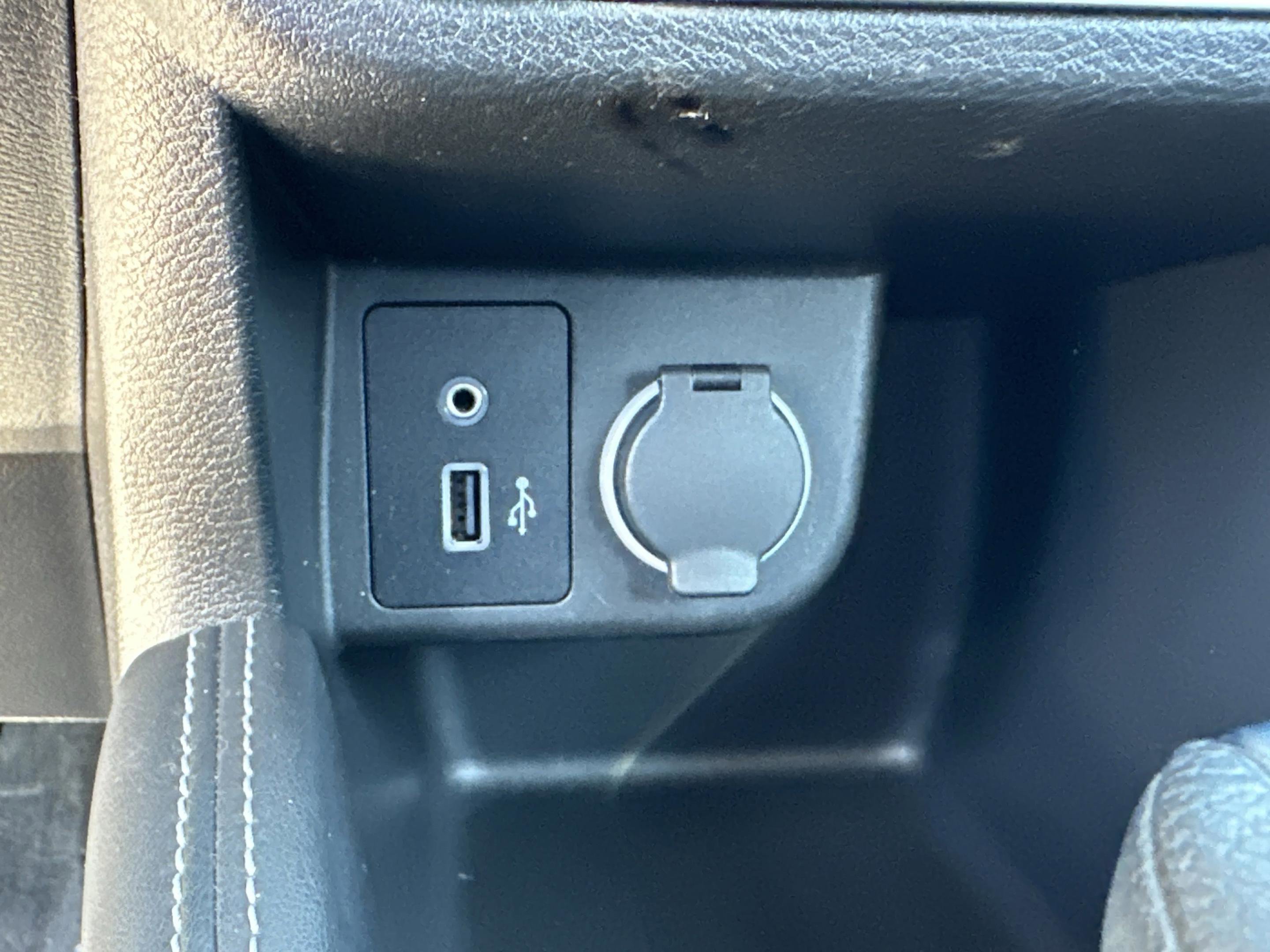 Used 2018 Nissan Kicks S FWD image 17