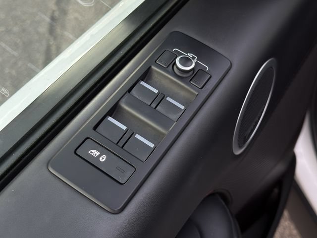 Used 2018 Land Rover Discovery HSE AWD/4WD image 26
