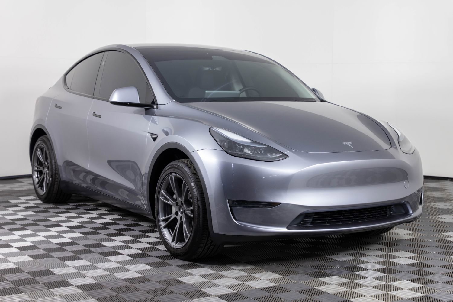 Used 2025 Tesla Model Y Long Range image 11