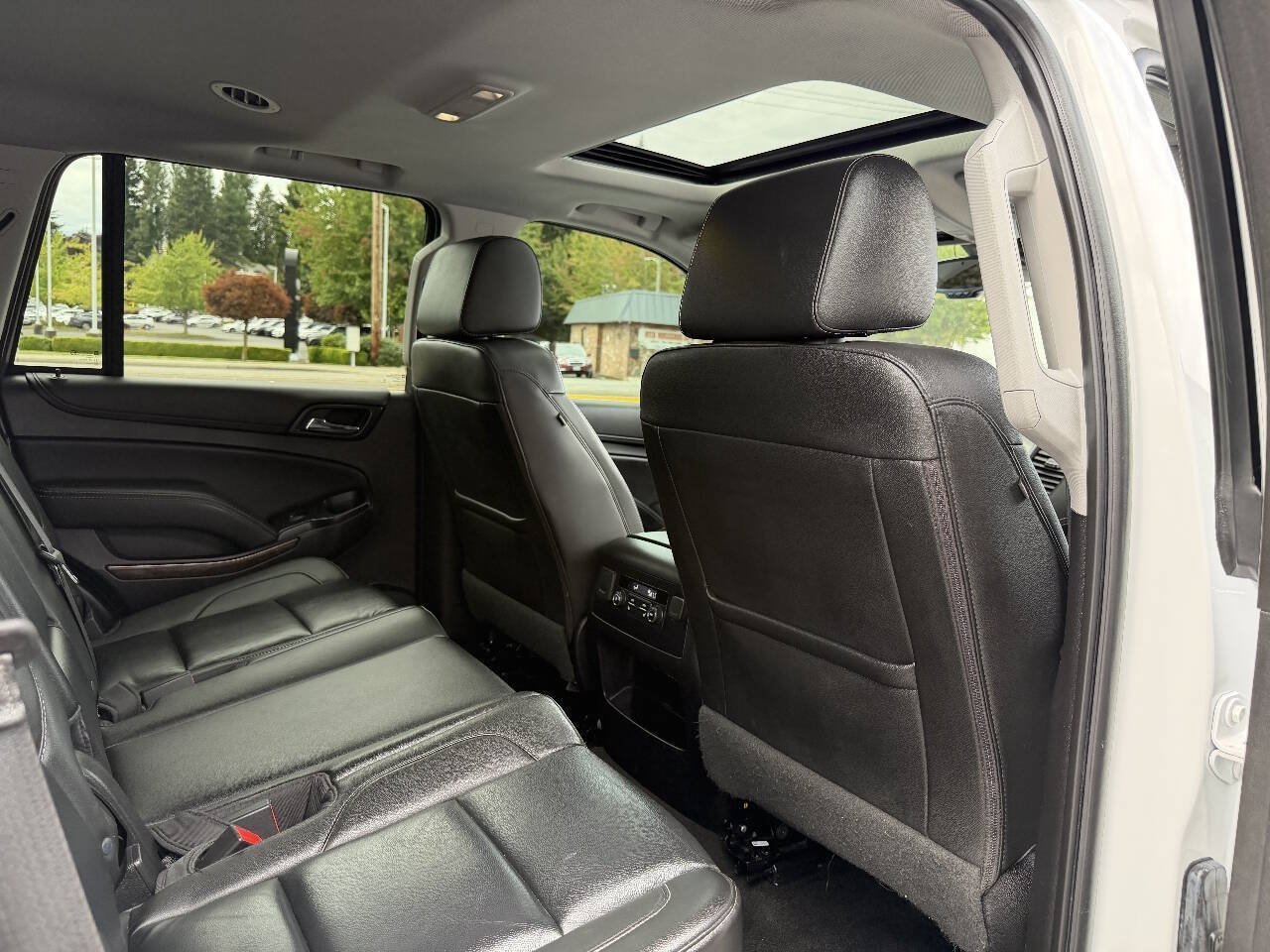 Used 2018 Chevrolet Tahoe LT w/ Luxury Package AWD/4WD image 25