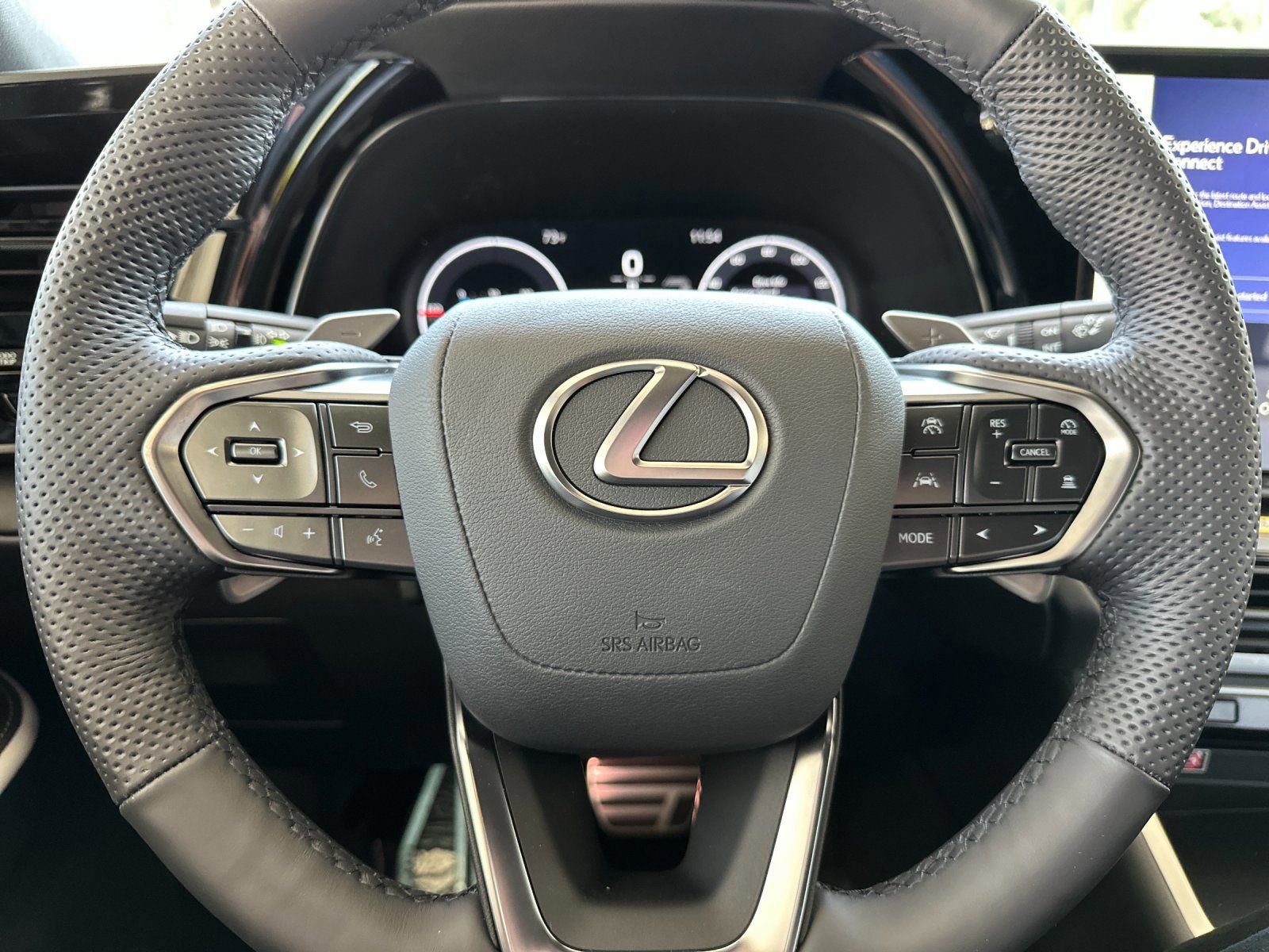 Used 2026 Lexus TX 500h AWD w/ Technology Package image 28