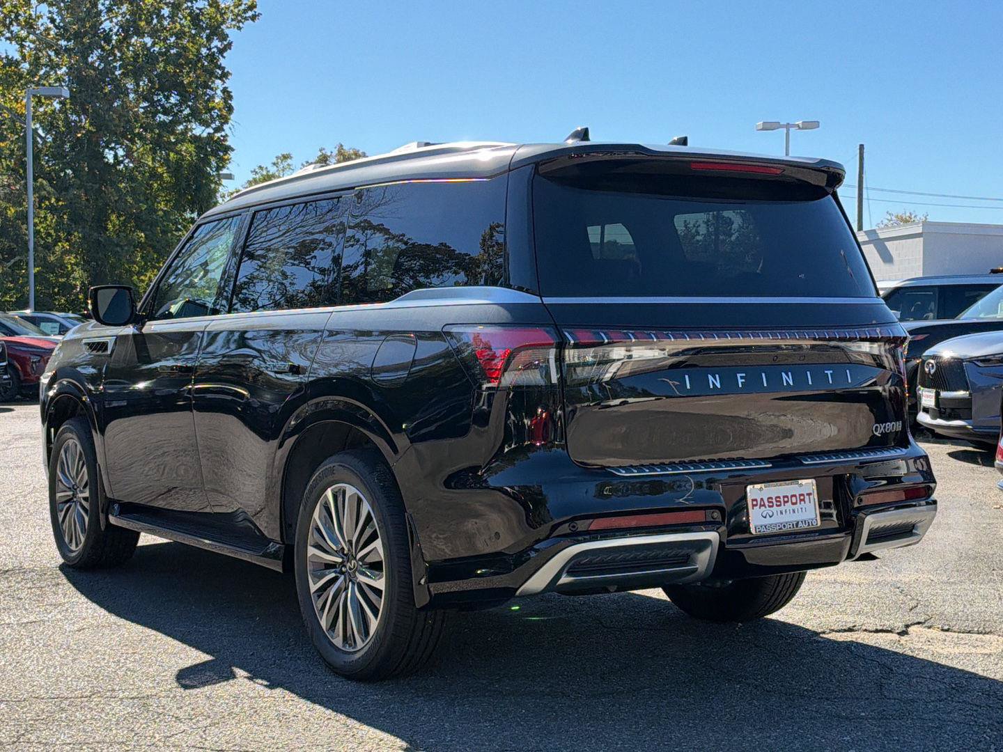 New 2027 INFINITI QX80 Luxe w/ Exterior Package AWD/4WD image 4