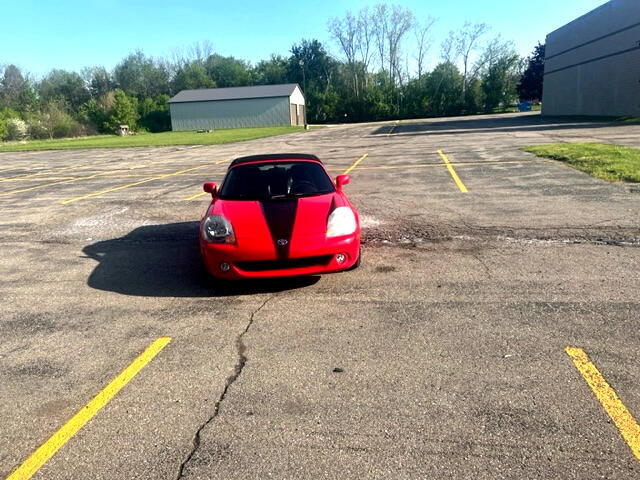 Used 2003 Toyota MR2 image 2
