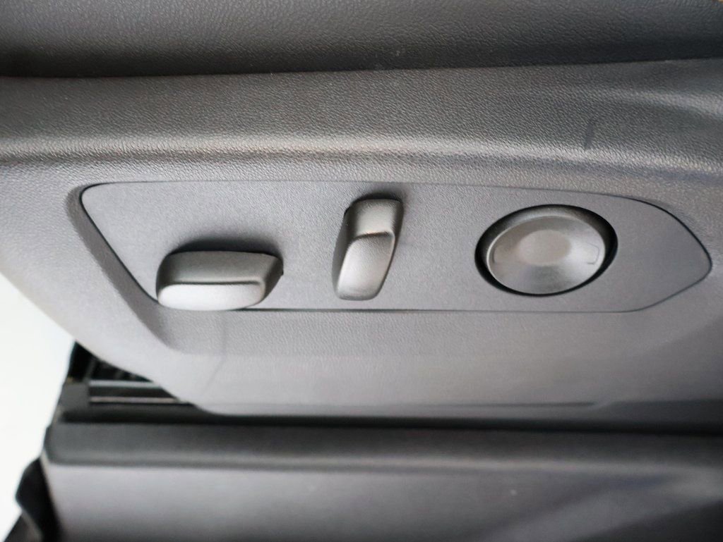 New 2026 GMC Sierra 1500 AT4 w/ Technology Package image 17