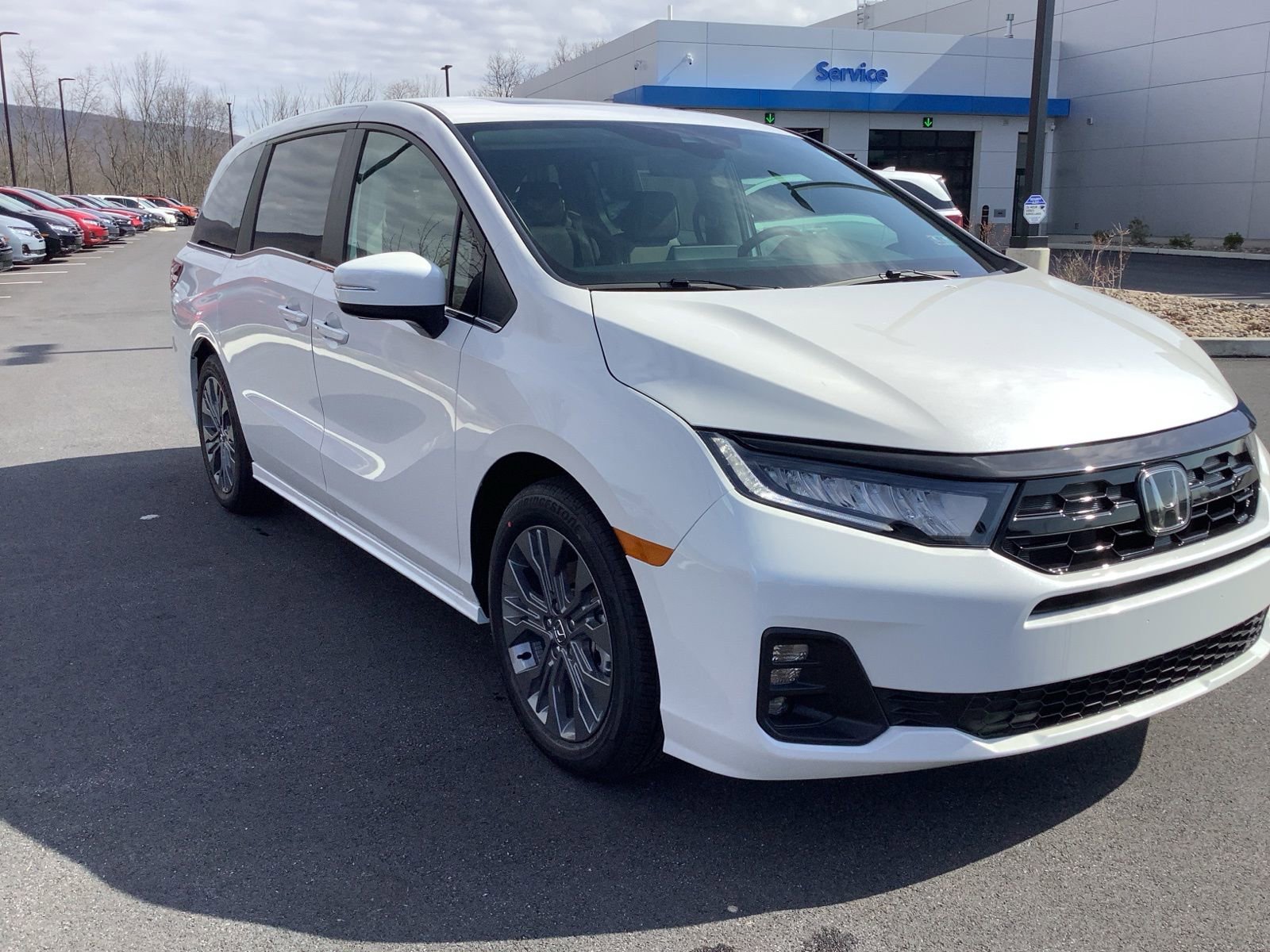 New 2026 Honda Odyssey Touring image 8