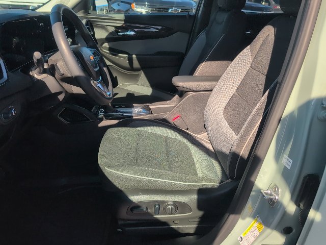 Used 2025 Chevrolet TrailBlazer LT w/ Convenience Package FWD image 19