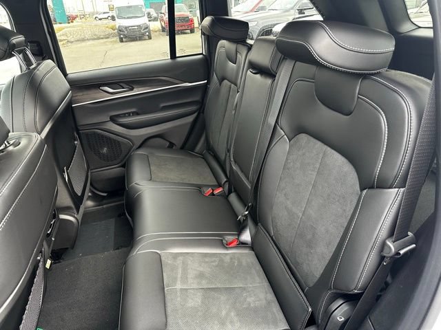 New 2026 Jeep Grand Cherokee Altitude AWD/4WD image 34