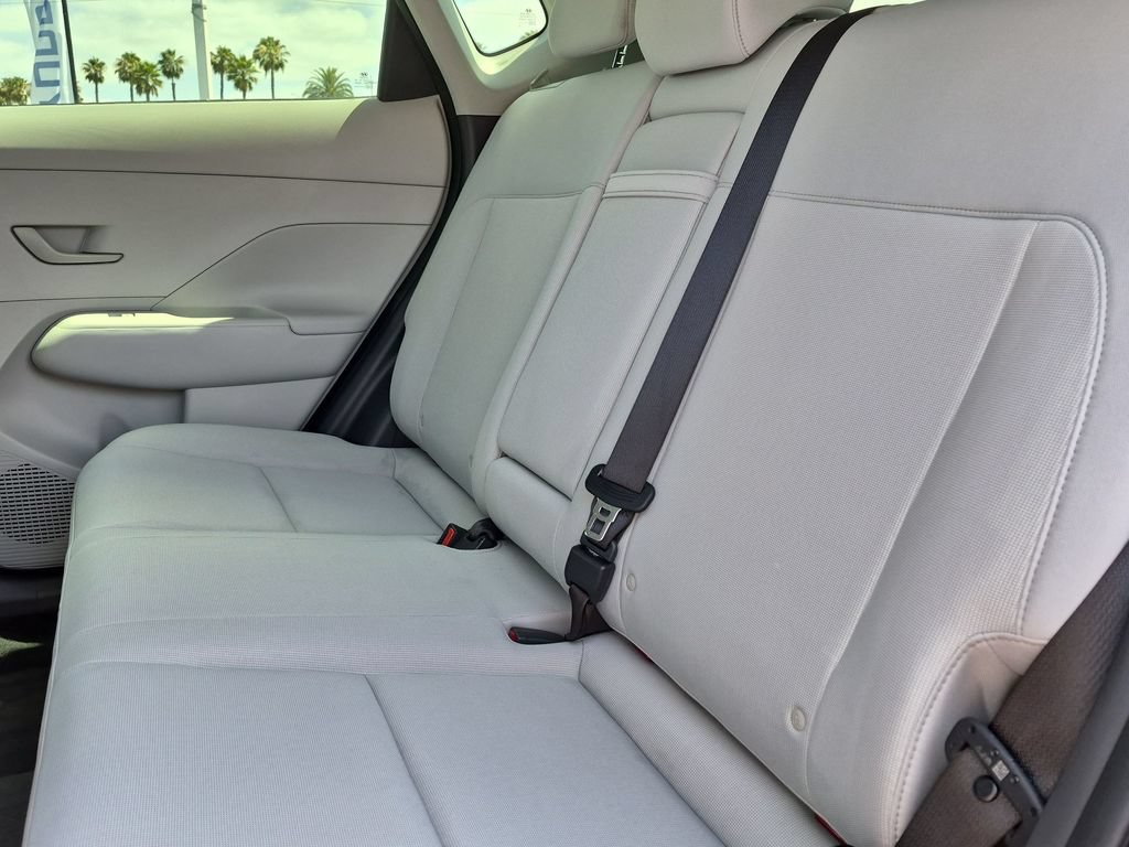 Used 2025 Hyundai Kona SE FWD image 28