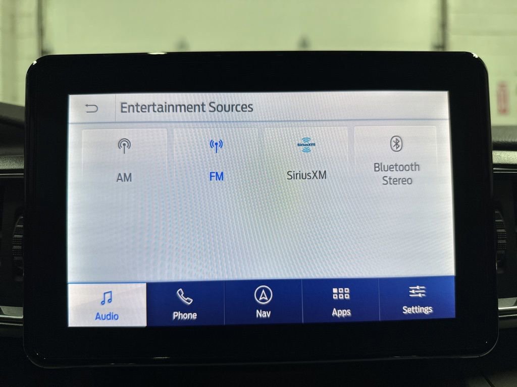 Used 2024 Ford Explorer XLT w/ Equipment Group 202A AWD/4WD image 31