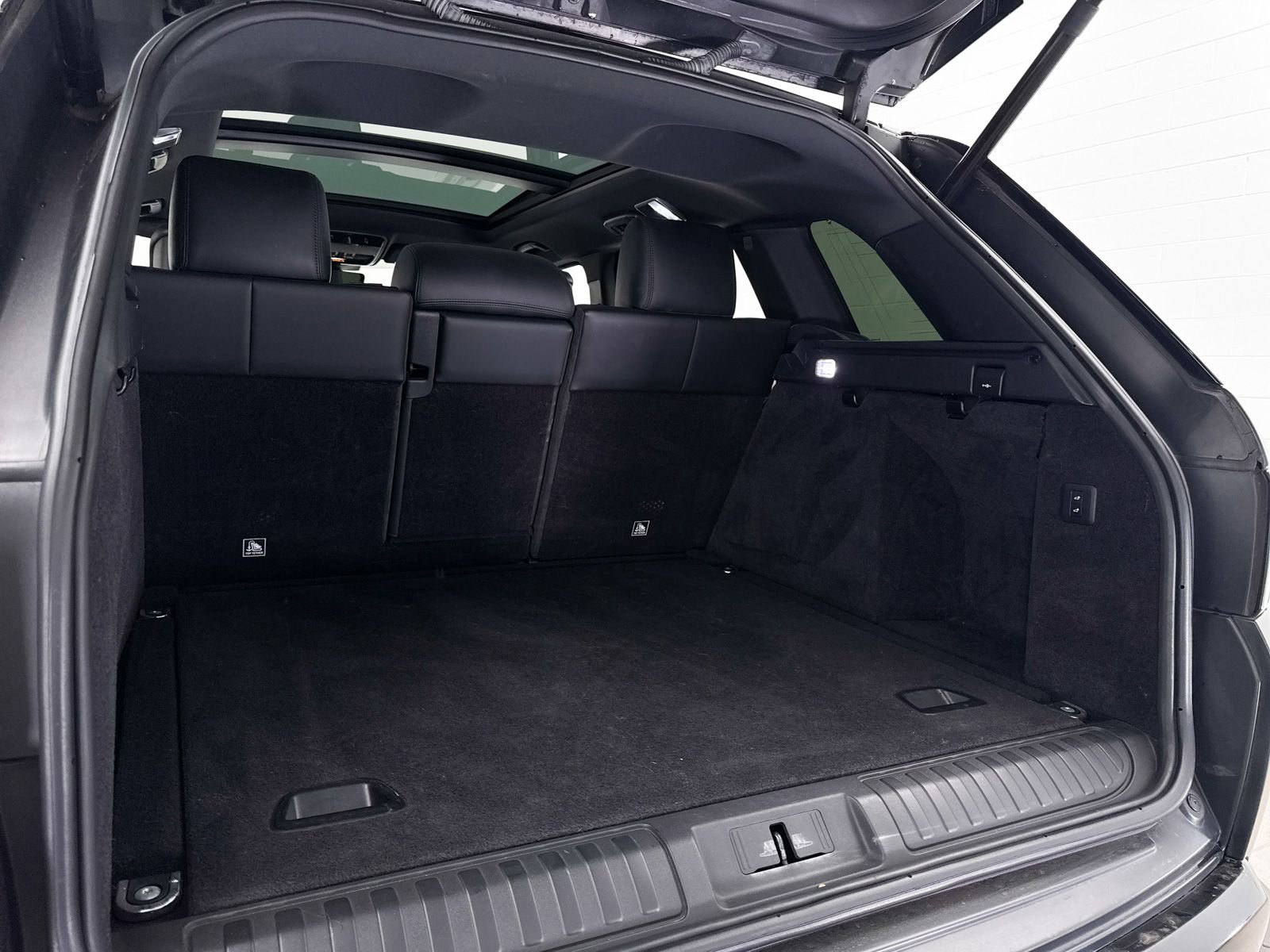 Used 2019 Land Rover Range Rover Sport HSE image 35