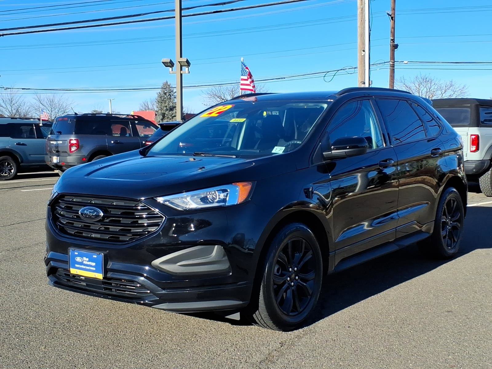 Certified 2022 Ford Edge SE w/ Black Appearance Package image 3