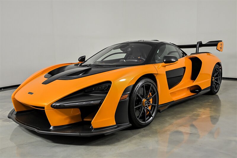 Used 2019 McLaren Senna RWD image 9