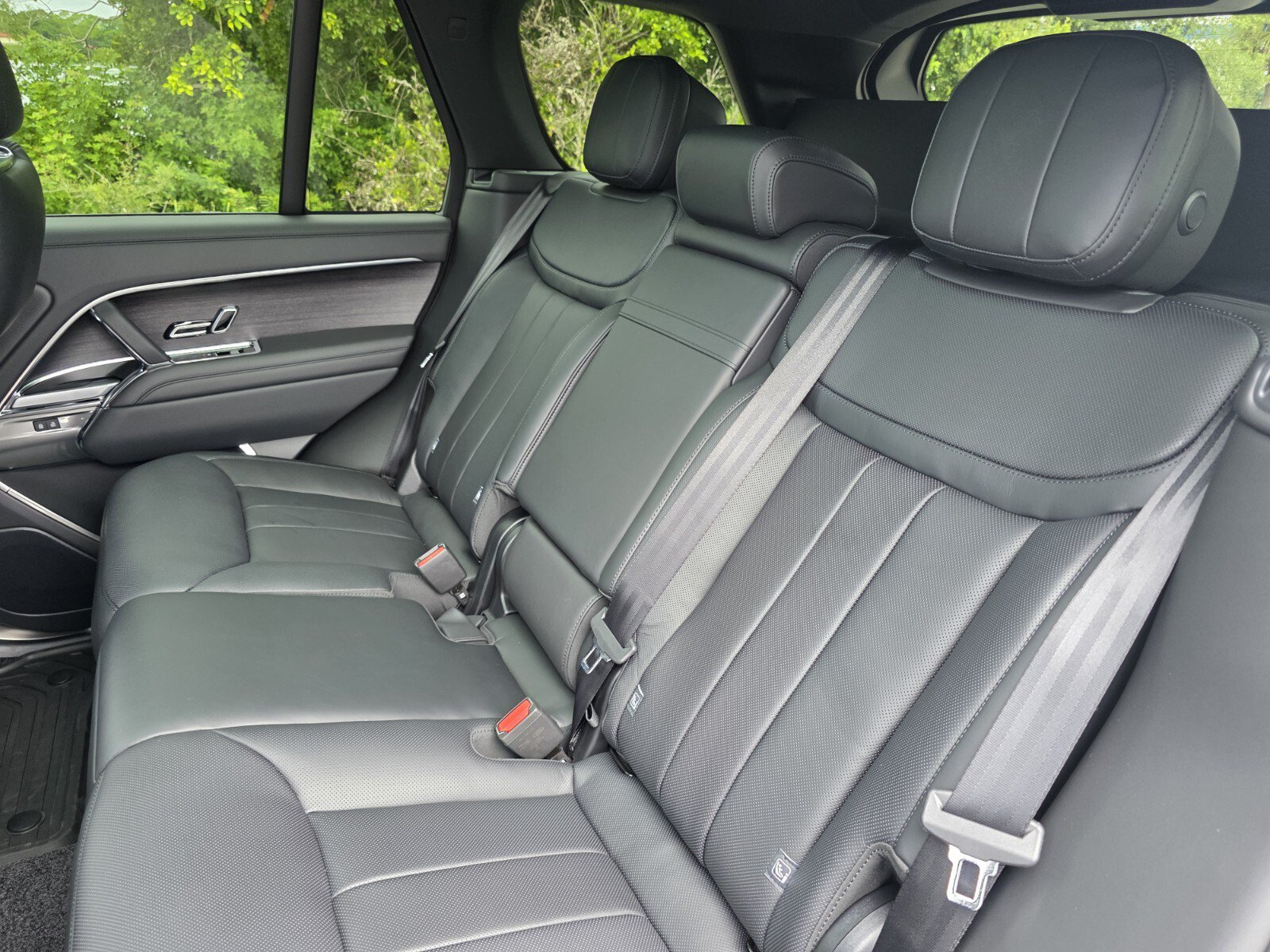 New 2026 Land Rover Range Rover SE AWD/4WD image 13