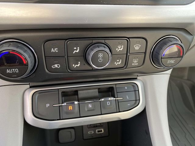 Used 2023 GMC Acadia SLT w/ Technology Package image 17