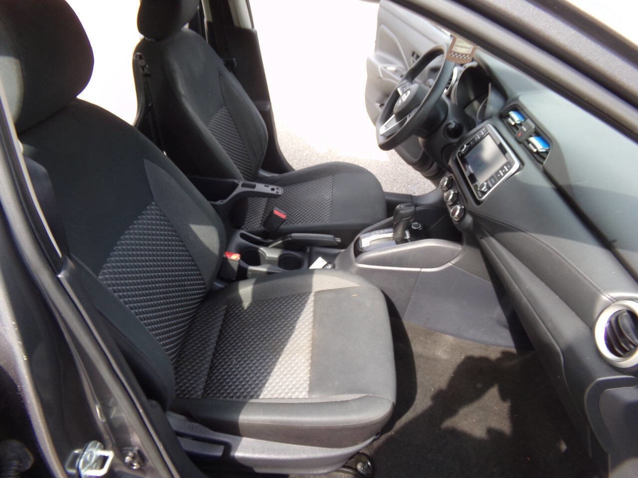 Used 2020 Nissan Versa S image 31