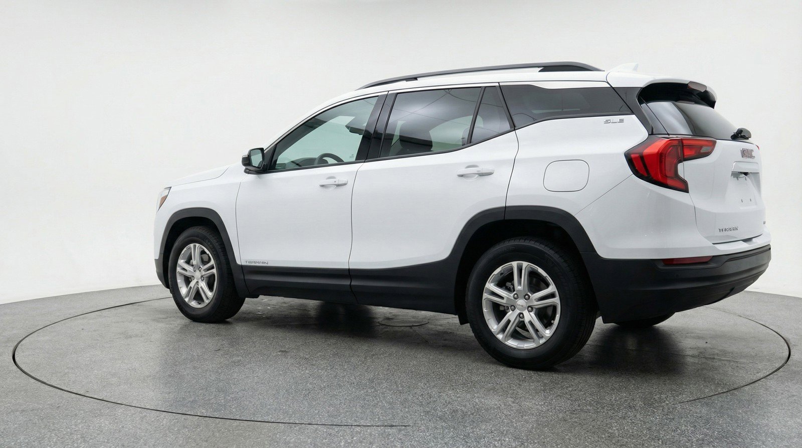 Used 2024 GMC Terrain SLE image 6