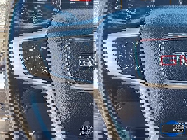 Used 2024 GMC Terrain SLT image 12