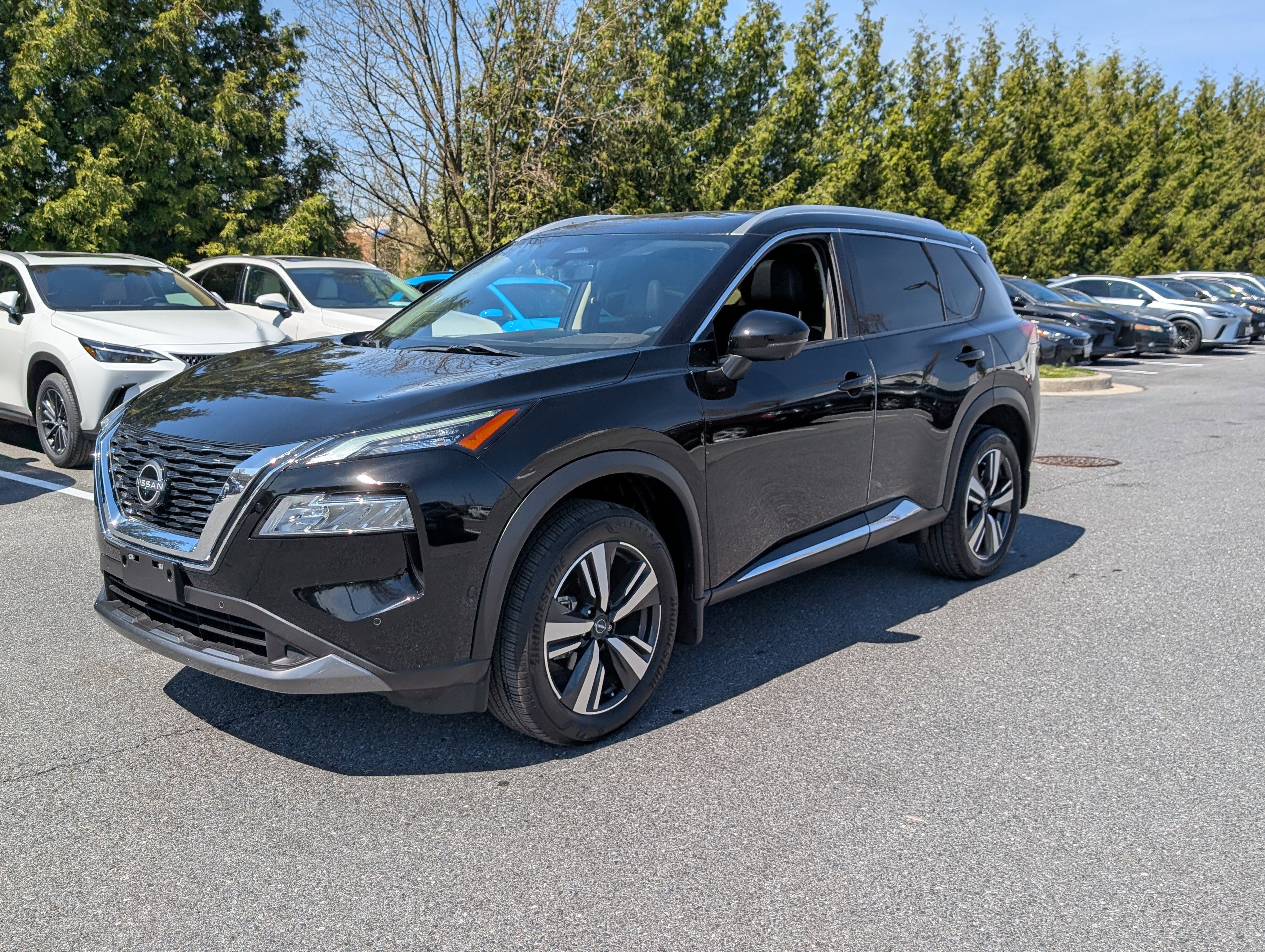 Used 2023 Nissan Rogue SL w/ SL Premium Package image 7