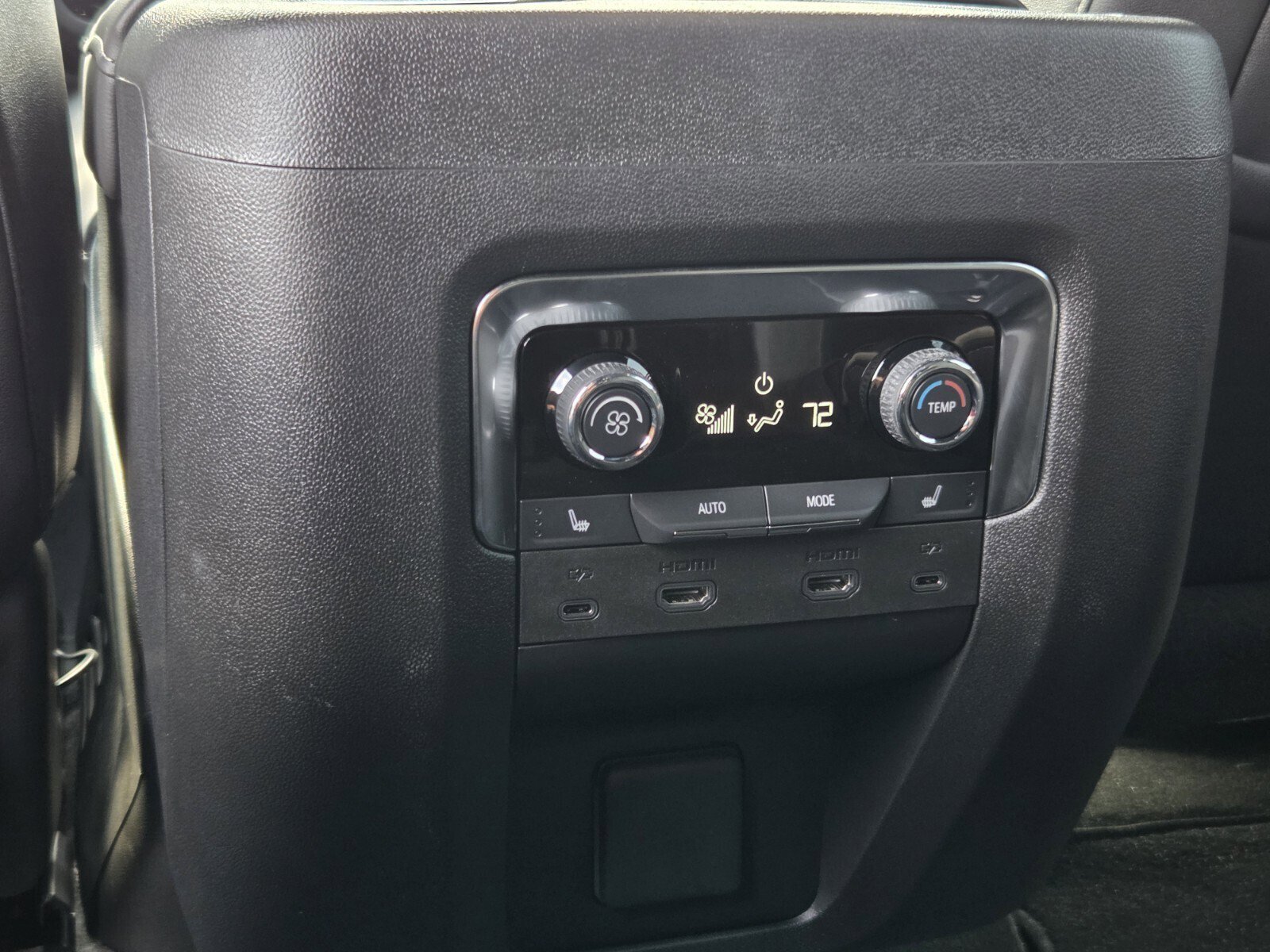 New 2025 Chevrolet Suburban Premier image 11