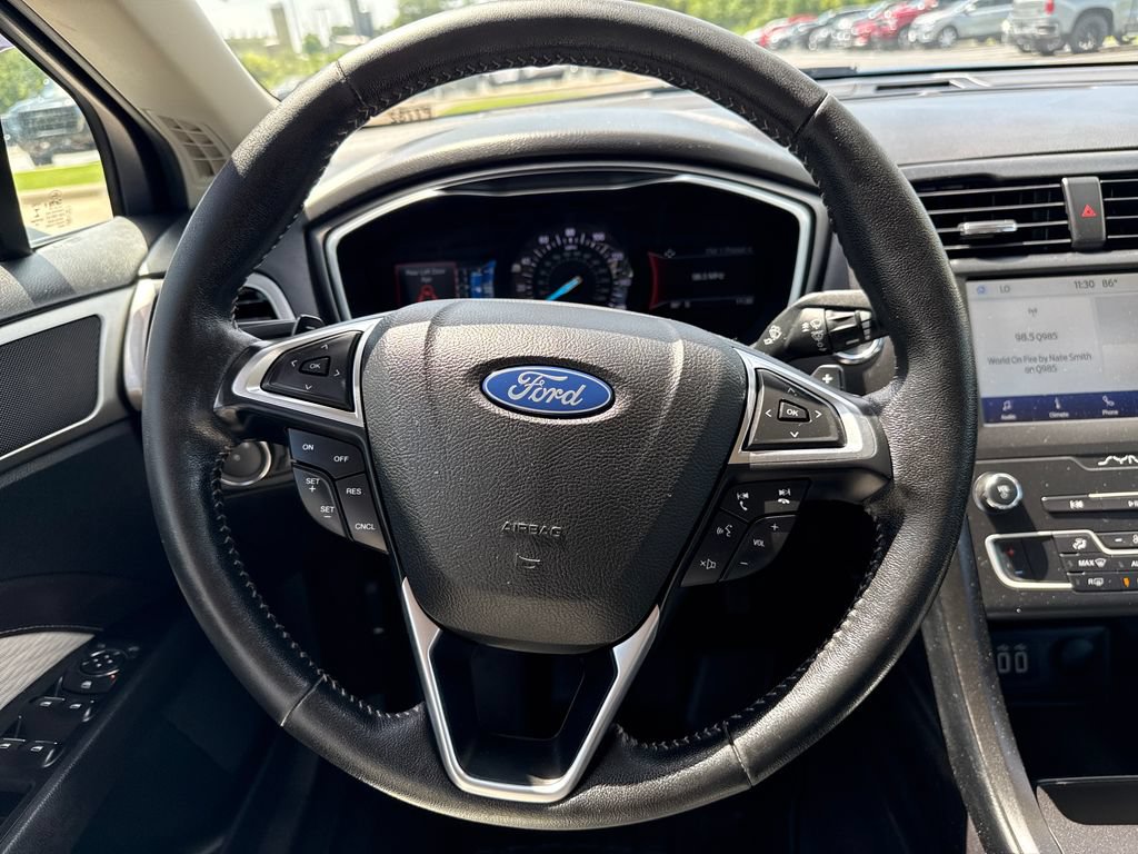 Used 2019 Ford Fusion SE w/ Equipment Group 151A FWD image 13