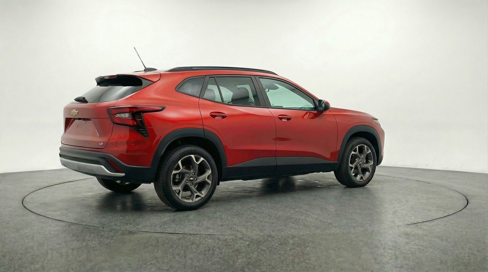 Used 2025 Chevrolet Trax LT FWD image 9