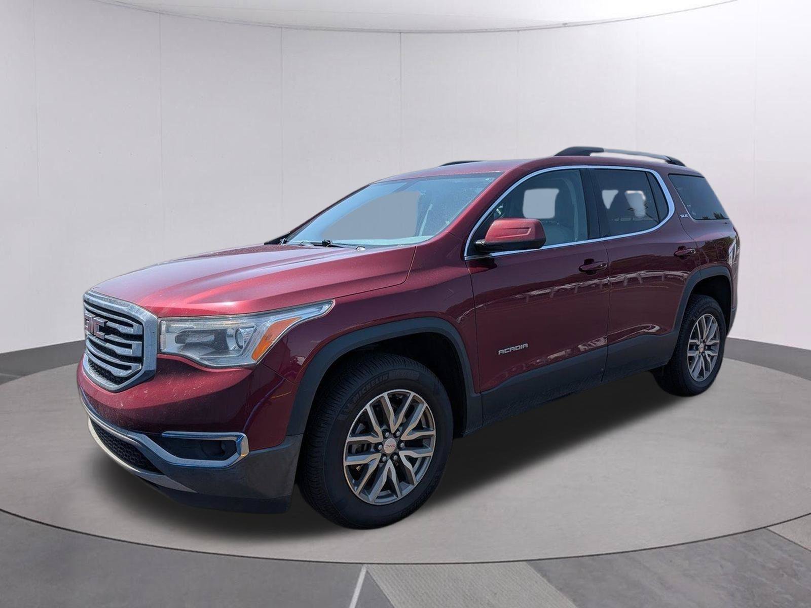 Used 2018 GMC Acadia SLE FWD image 1