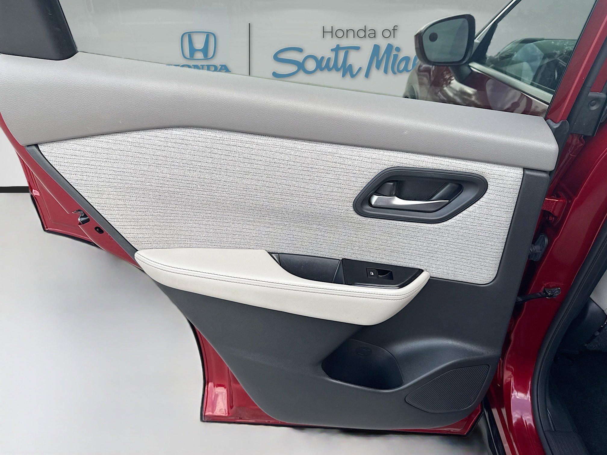 Used 2023 Nissan Rogue SV image 25